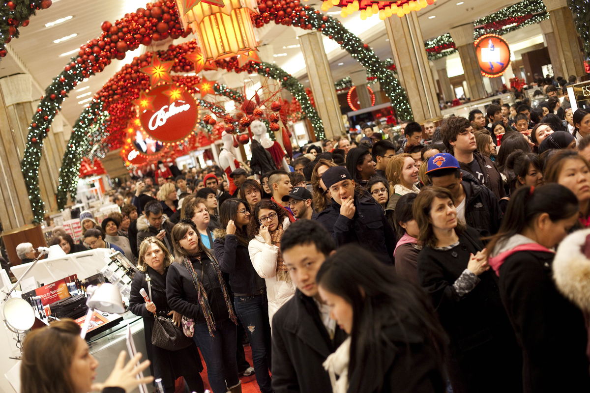 14 Safety Tips for Black Friday & Holiday Shopping